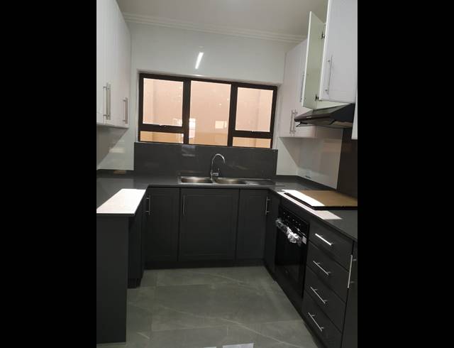 2 BEDROOM FLAT RENTED IN SYDENHAM
